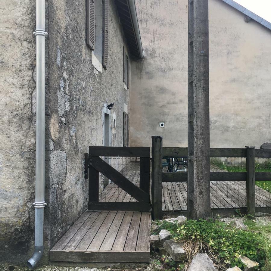 Gite La Janiat Montigny-sur-l'Ain Bagian luar foto