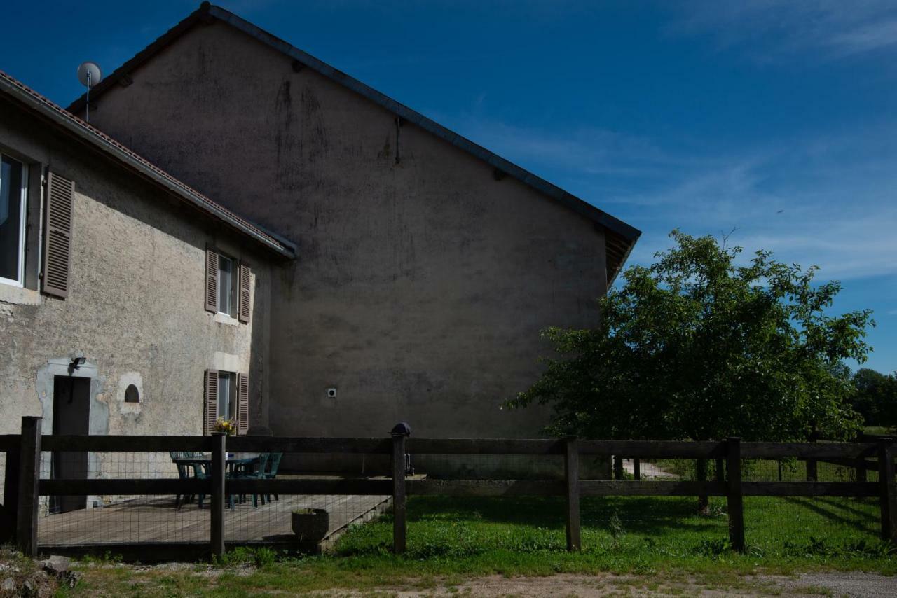 Gite La Janiat Montigny-sur-l'Ain Bagian luar foto